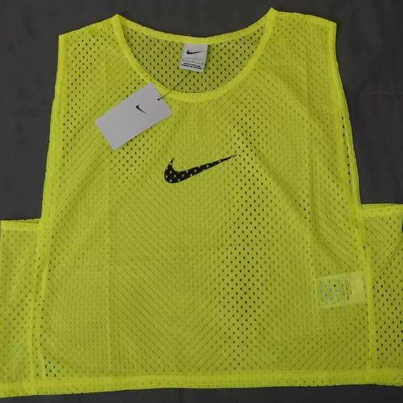 Nike UNISEX Green Dri-FIT CW3845-702 Mesh Athletic Training Soccer Bib Size L - Picture 1 of 2